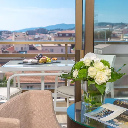 오텔 바리에르 르그레 달비옹 호텔