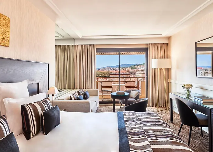 バリエール ル グレイ ダルビオン ホテル 4*