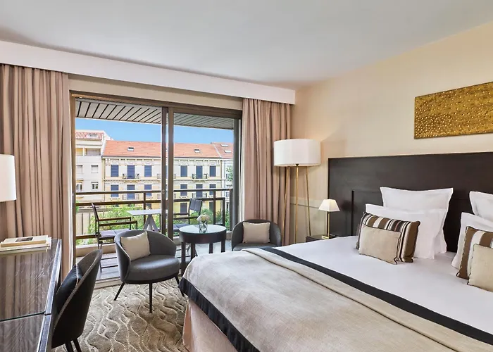 バリエール ル グレイ ダルビオン ホテル