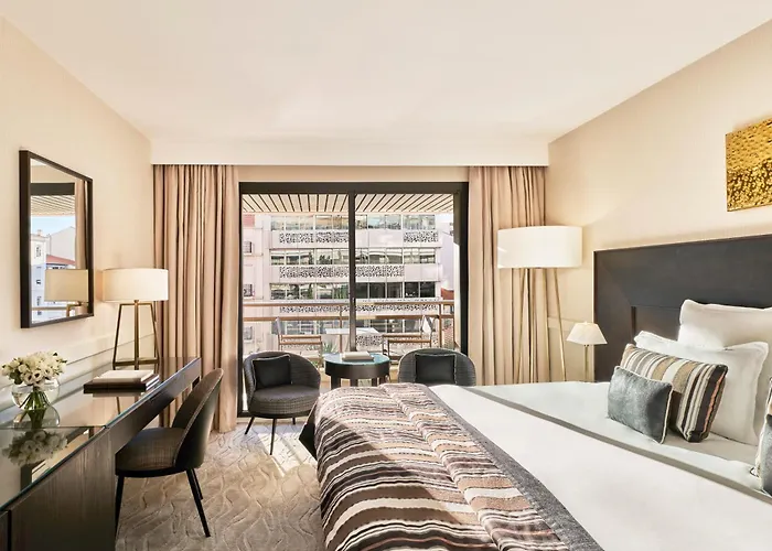 ホテル バリエール ル グレイ ダルビオン 4*