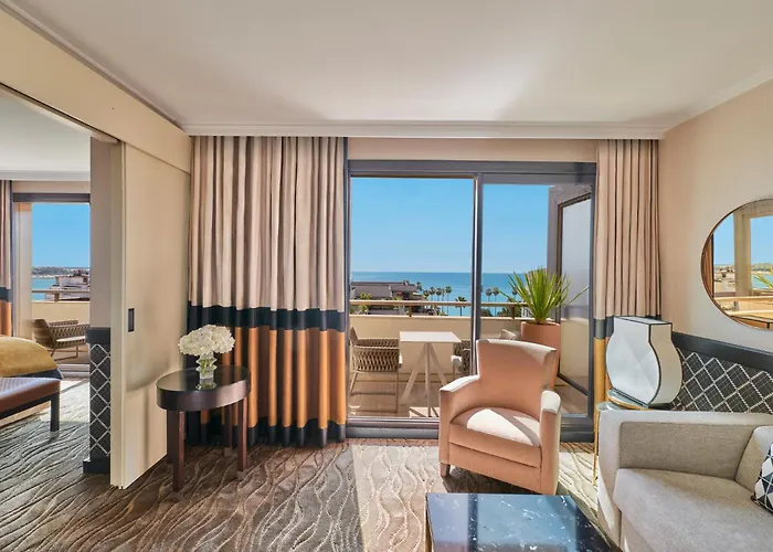 ホテル バリエール ル グレイ ダルビオン 4*